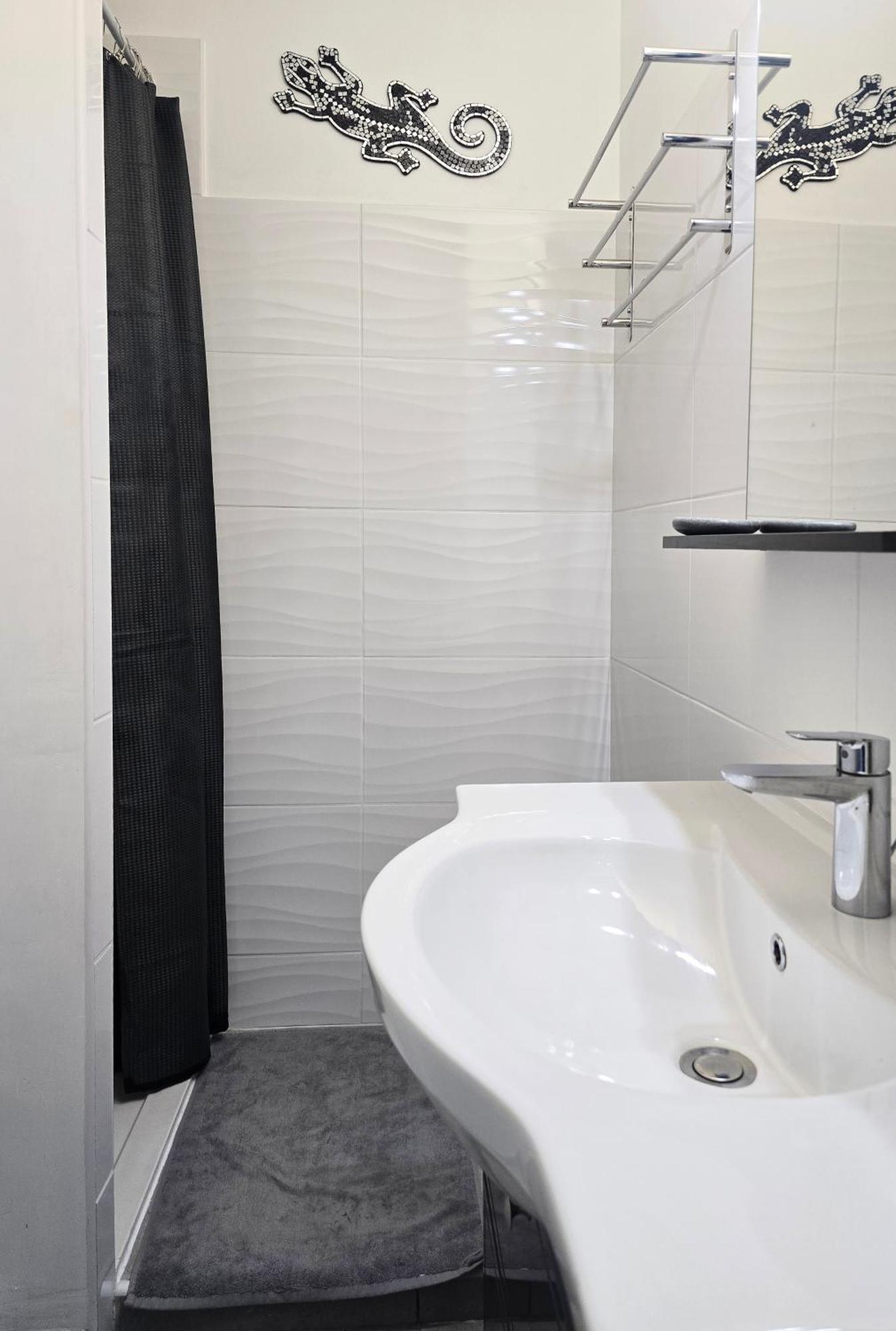 L'Olympe Vue Lac Parking Clim Wifi - Rossiconciergerie - Linge Inclus La Grande-Motte Exterior photo